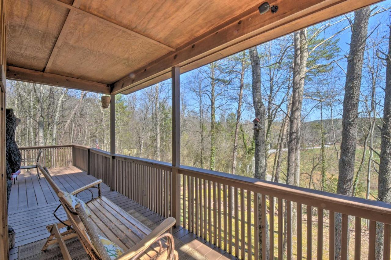 Helen Cabin With Deck And Hot Tub Less Than Half Mi To Main St 外观 照片