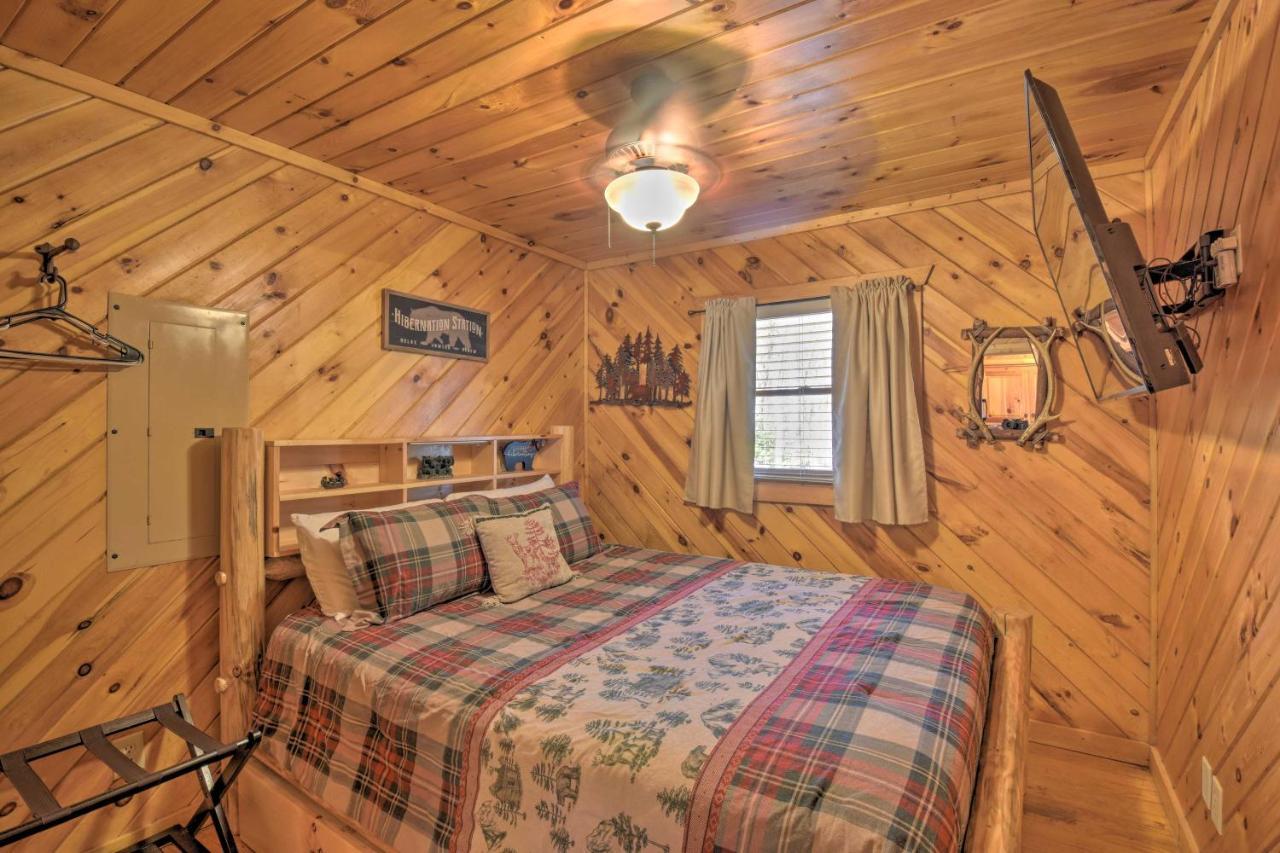 Helen Cabin With Deck And Hot Tub Less Than Half Mi To Main St 外观 照片