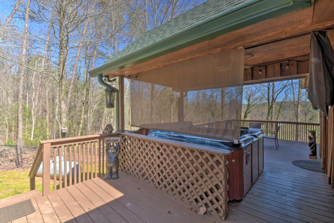 Helen Cabin With Deck And Hot Tub Less Than Half Mi To Main St 外观 照片
