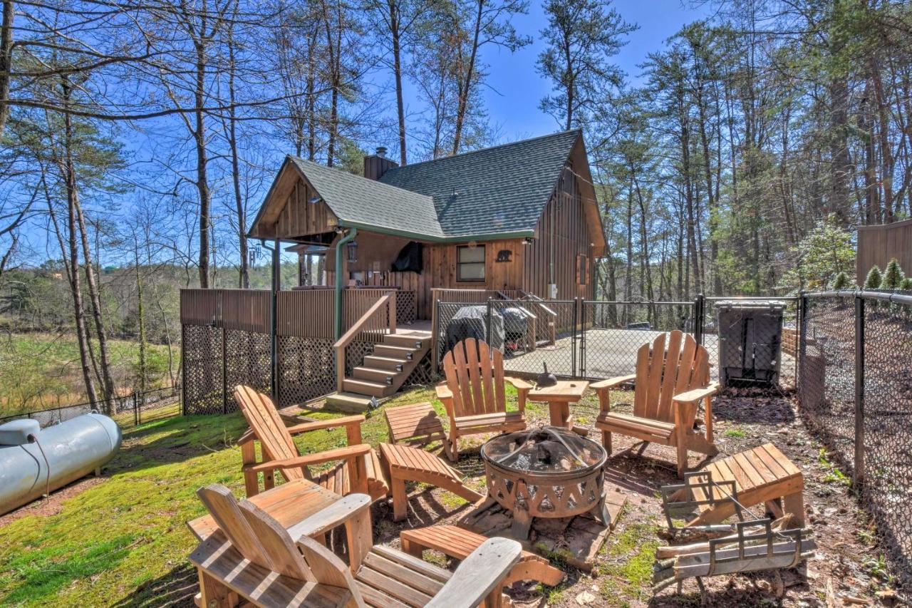 Helen Cabin With Deck And Hot Tub Less Than Half Mi To Main St 外观 照片