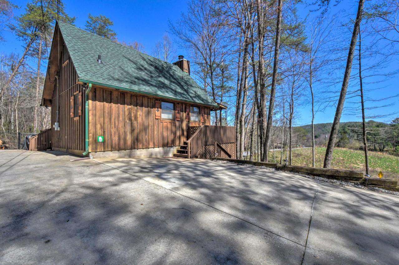 Helen Cabin With Deck And Hot Tub Less Than Half Mi To Main St 外观 照片